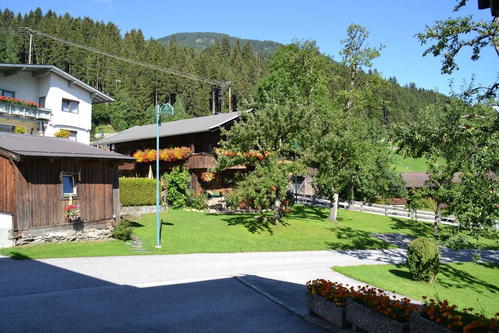 Gaestehaus Christoph Ried im Zillertal Exterior foto