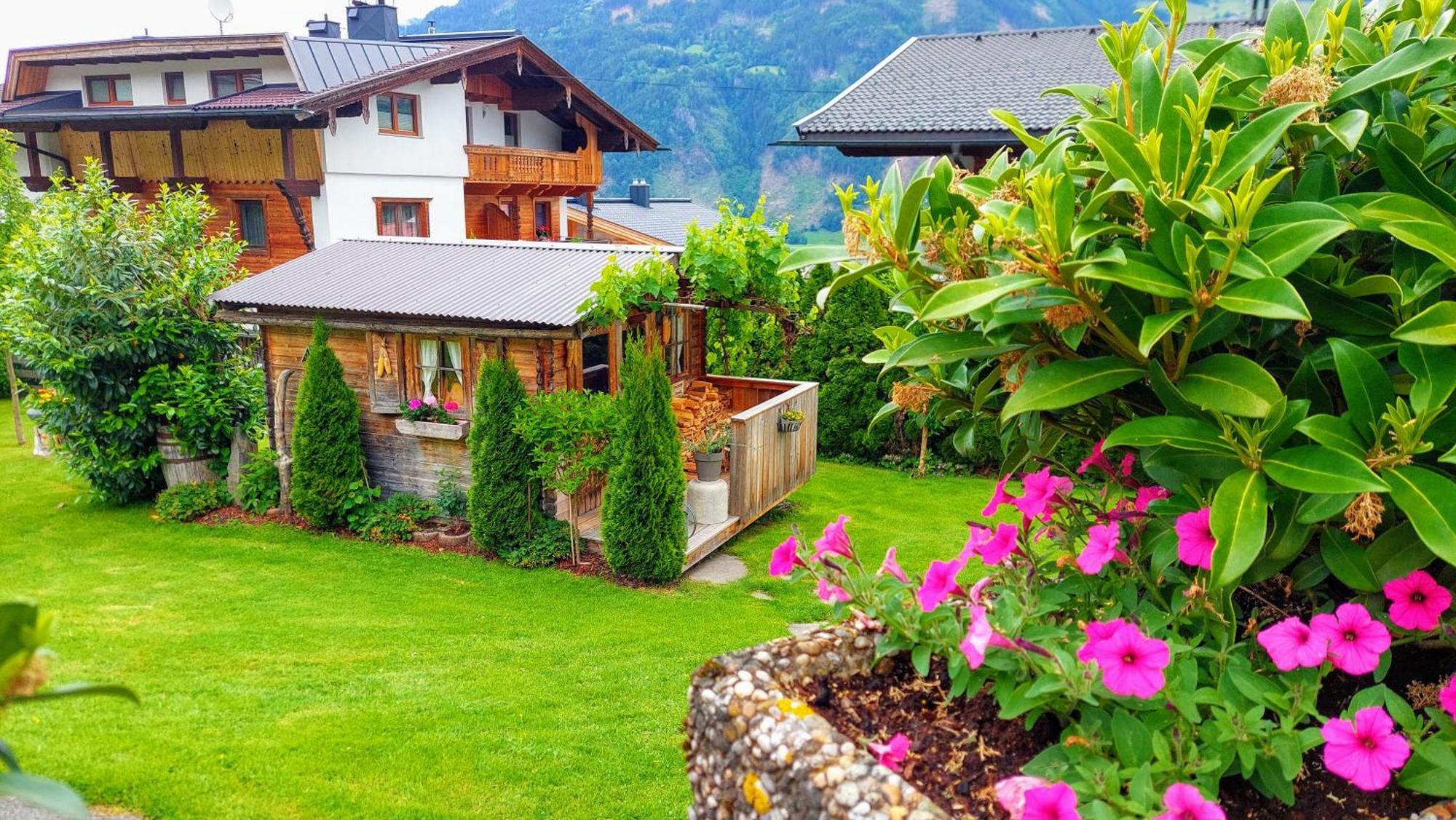 Gaestehaus Christoph Ried im Zillertal Exterior foto