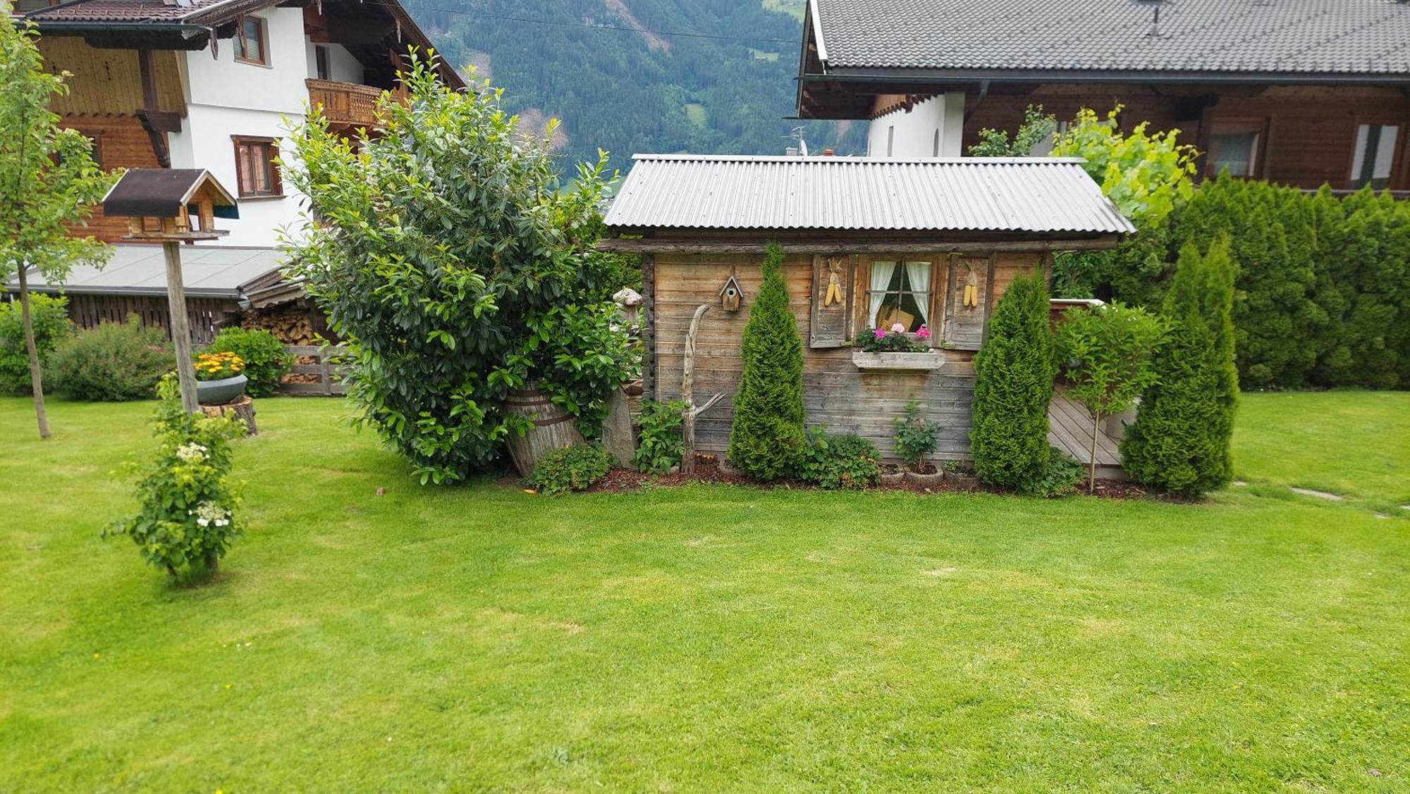Gaestehaus Christoph Ried im Zillertal Exterior foto
