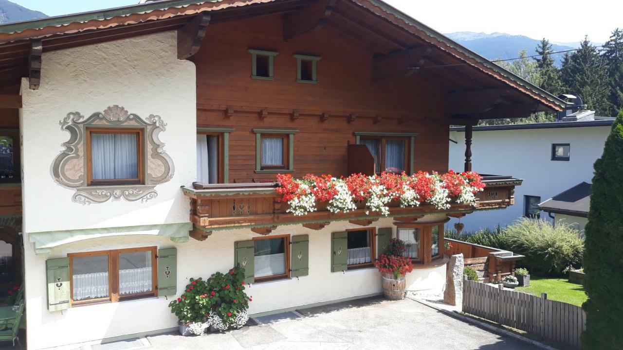 Gaestehaus Christoph Ried im Zillertal Exterior foto